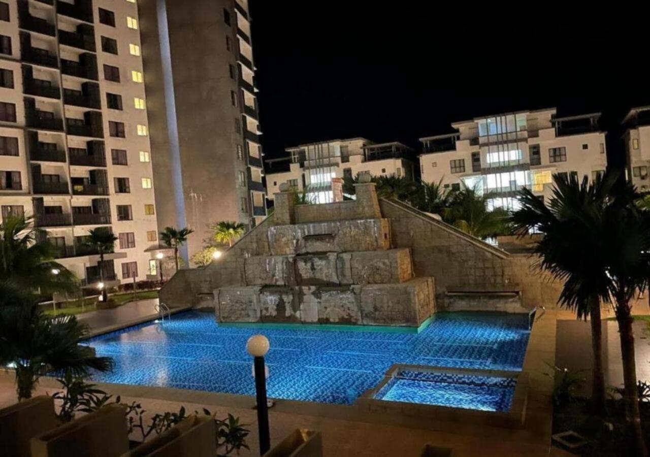 Nature Home 2 - Swiss Garden Resort Residences Beachfront Villa クアンタン エクステリア 写真